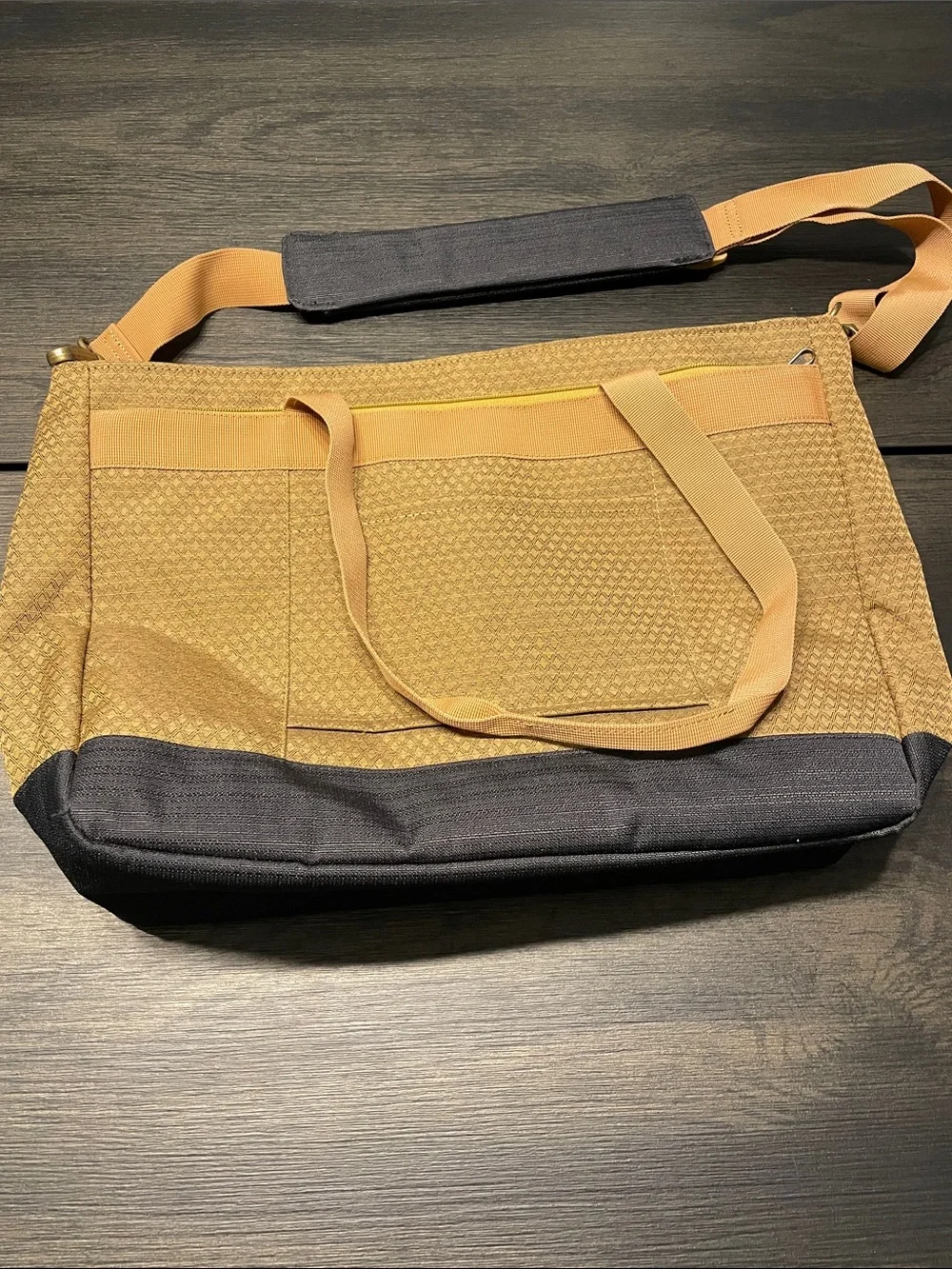 Dakine Tan & Charcoal Messenger Bag with Yellow Accent